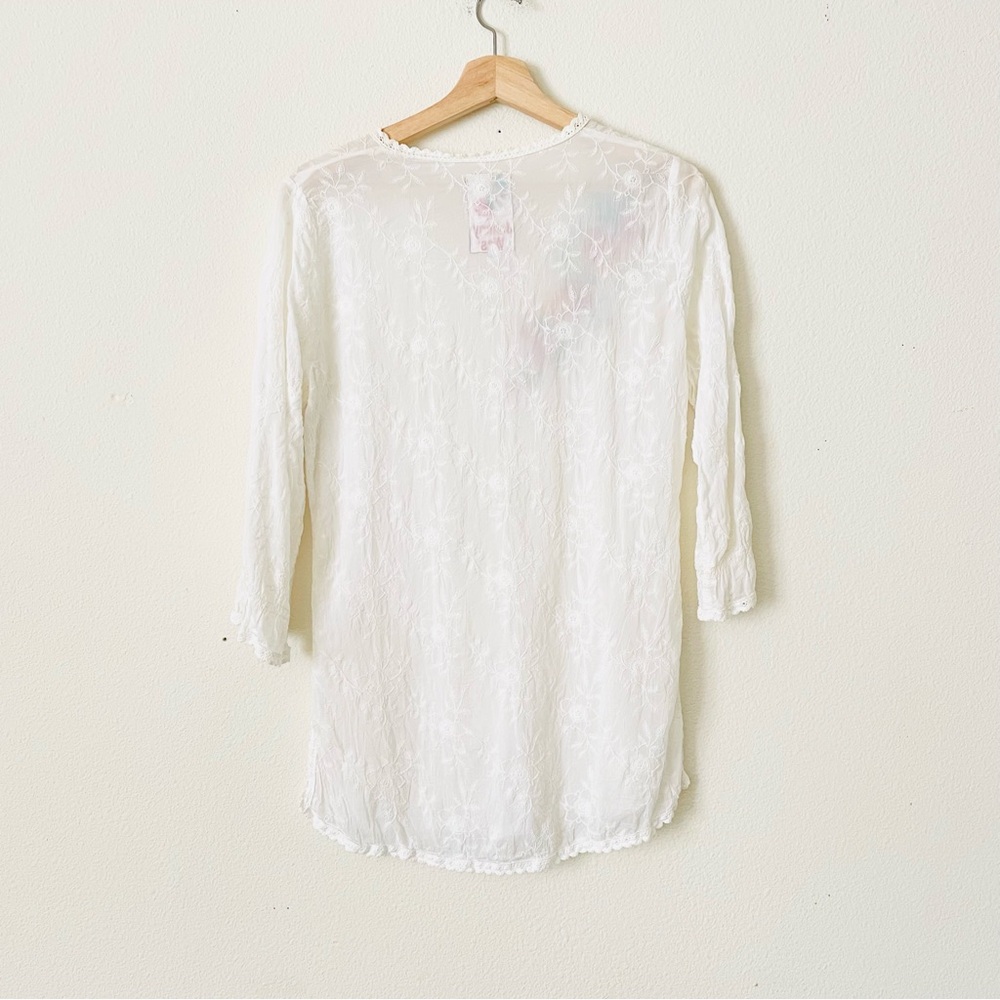 Johnny Was SMALL white embroidered 3/4 sleeve Vneck blouse - Picture 4 of 5